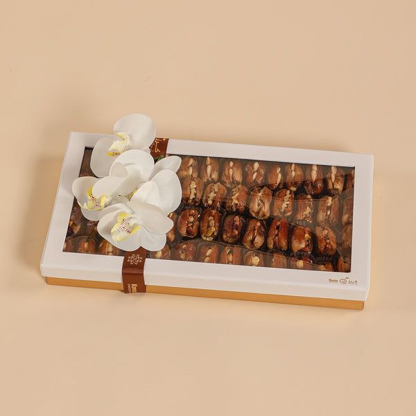 Dates With Nuts Box